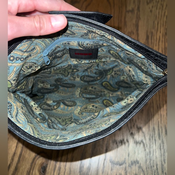 HOBO International Soft Leather Magnetic clasp Bag - Picture 5 of 6